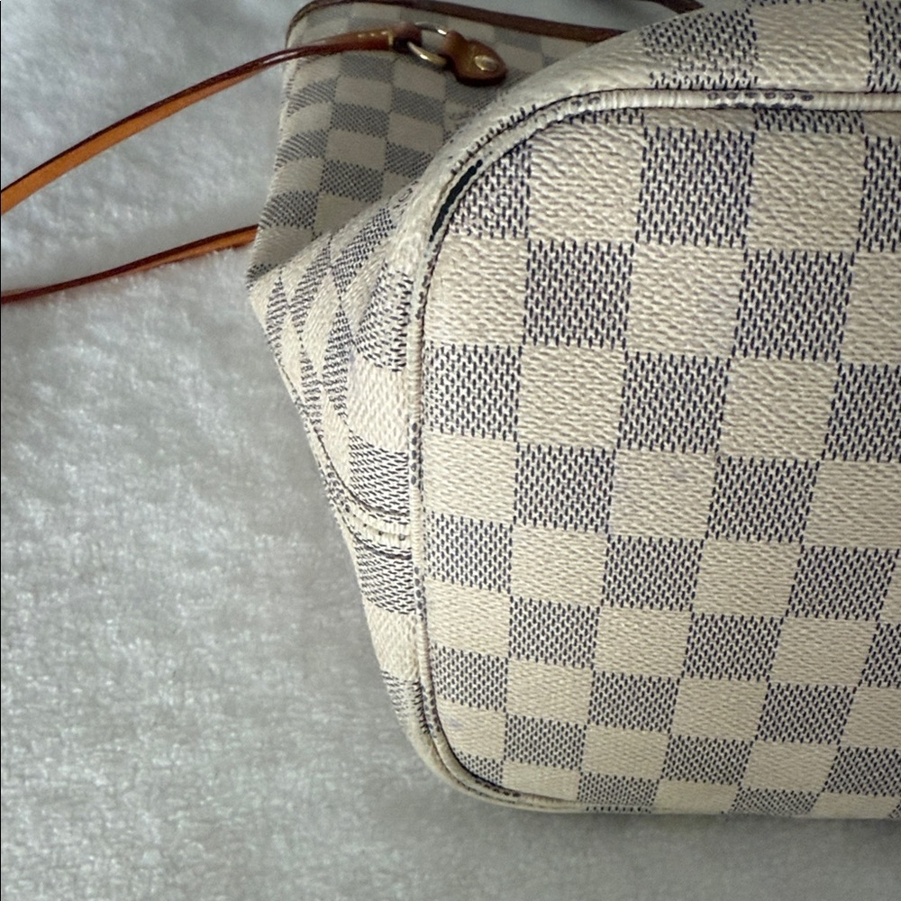 Louis Vuitton Neverfull Cream and Brown Checkered Tote ** Reasonable offers ** - Picture 5 of 8